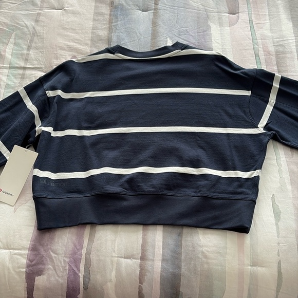 NEW Perfectly Oversized Cropped Crew - Picture 5 of 6